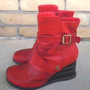 Red Ankle boots - Miz Mooz